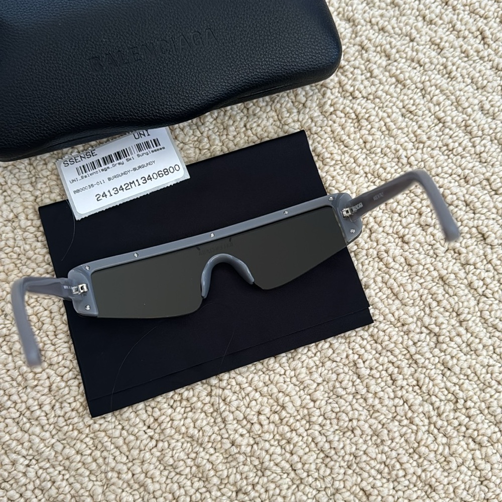 Balenciaga sunglasses - Picture 5 of 11